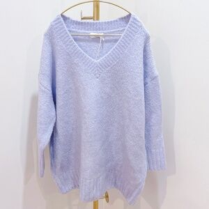 Pastel purple V-neck oversized sweater